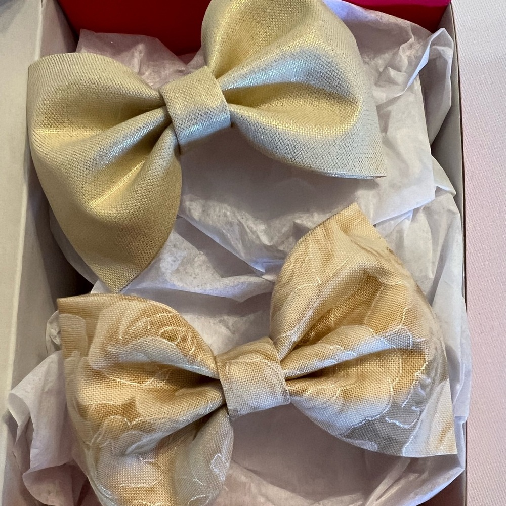 Set of 2 Hair Bows Girls Accessories Clips Fabric Toddlers Beige Gold Metallic